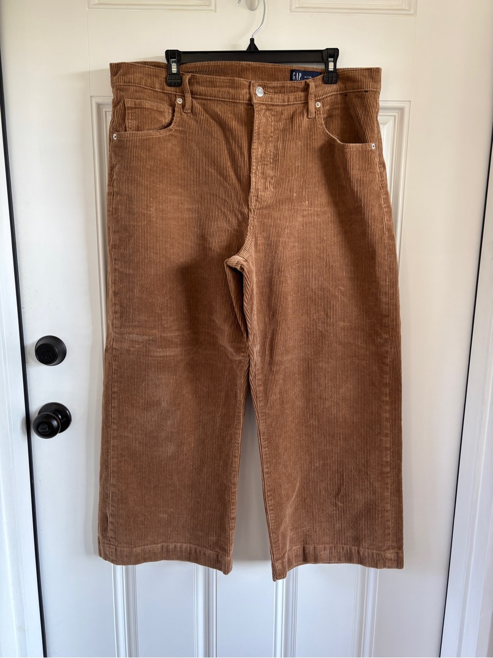 GAP Women’s Wide-Leg Corduroy Pants in Brown